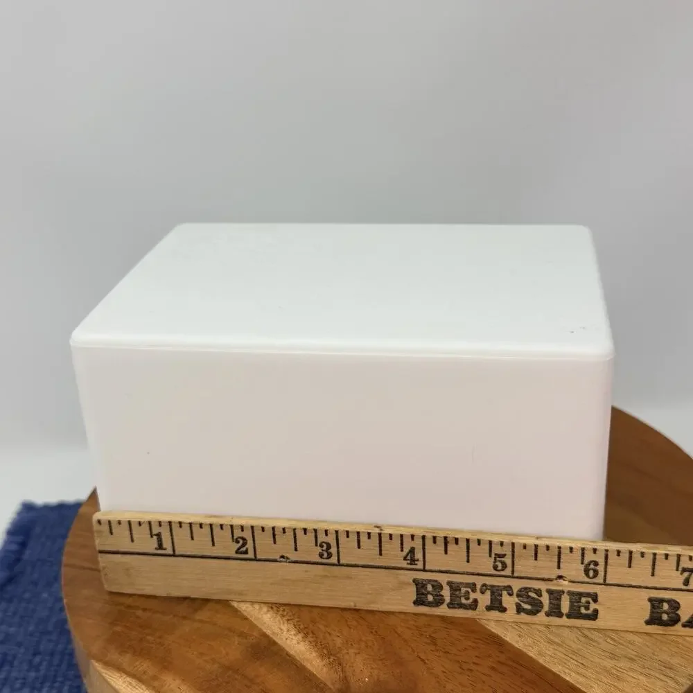 Capabunga Cheese Vault - Silicone Cheese Storage Container - Excellent Condition